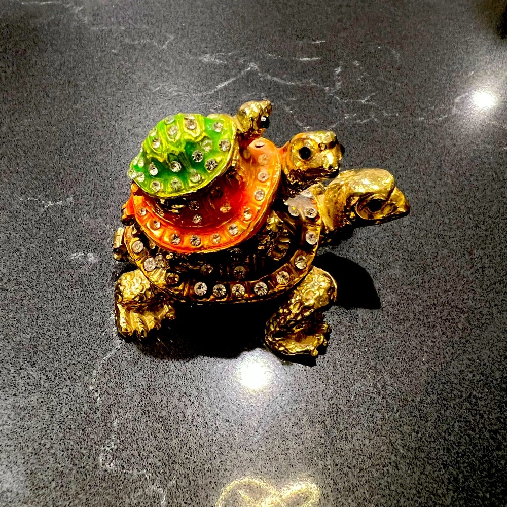 Small decorative turtle